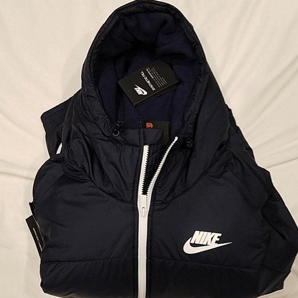 Last one.  Nike Jacket - Picture 6 of 7